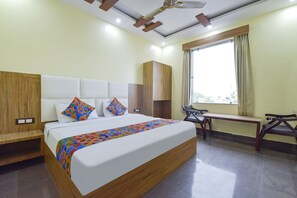 Deluxe Room | Egyptian cotton sheets, premium bedding, in-room safe, free WiFi - Fabhotel Madhav (Mathura)