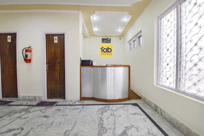 Reception - Fabhotel Day'S Inn (Srinagar)