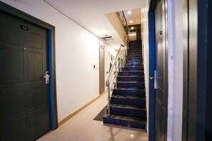 Lobby - FabHotel Royal Sterling (Bengaluru)