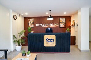 Reception - FabHotel Royal Sterling (Bengaluru)