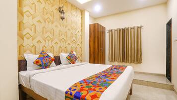 Deluxe Room | Egyptian cotton sheets, premium bedding, in-room safe, free WiFi