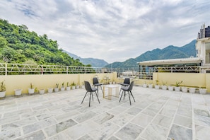 Terrace/patio - Fabhotel Hari Om Inn (Rishikesh)