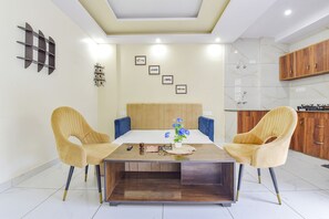 Lobby sitting area - Fabhotel Hari Om Inn (Rishikesh)