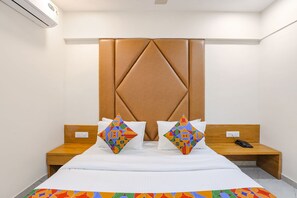 Egyptian cotton sheets, premium bedding, in-room safe, soundproofing - Fabhotel Crystal I (Gandhinagar)