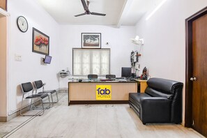Reception - Fabhotel Next Generation (Bidhannagar)