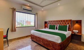 Deluxe Room | Egyptian cotton sheets, premium bedding, in-room safe, free WiFi - Fabhotel Shri Krishna Residency (Dehradun)