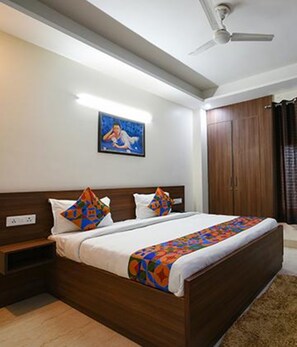 Egyptian cotton sheets, premium bedding, in-room safe, free WiFi - FabHotel Muktinath (Gurugram)