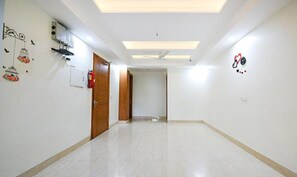 Lobby - FabHotel Muktinath (Gurugram)