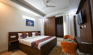 Egyptian cotton sheets, premium bedding, in-room safe, free WiFi - FabHotel Muktinath (Gurugram)