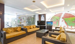 Reception - Fabhotel The Kings Suites (Bengaluru)