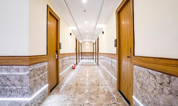 Lobby - Fabhotel 7 Square (Mumbai)