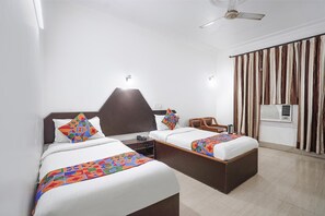 Egyptian cotton sheets, premium bedding, in-room safe, free WiFi