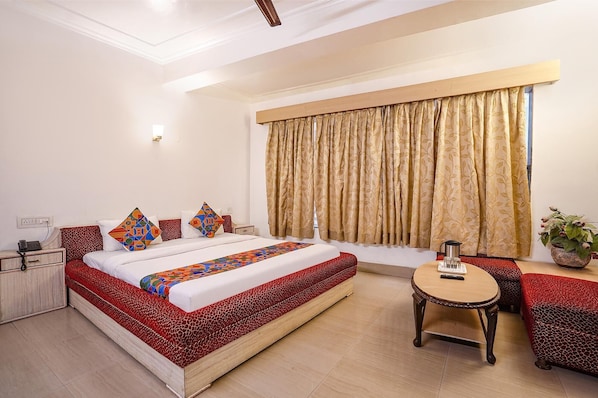 Egyptian cotton sheets, premium bedding, in-room safe, free WiFi