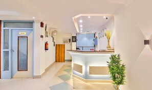 Reception - Fabhotel Galaxy International (Lucknow)