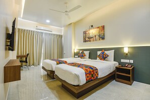 Egyptian cotton sheets, premium bedding, in-room safe, free WiFi - Fabhotel Prime Swarnam, Old Goa (Panaji)
