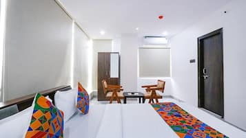 Egyptian cotton sheets, premium bedding, in-room safe, free WiFi