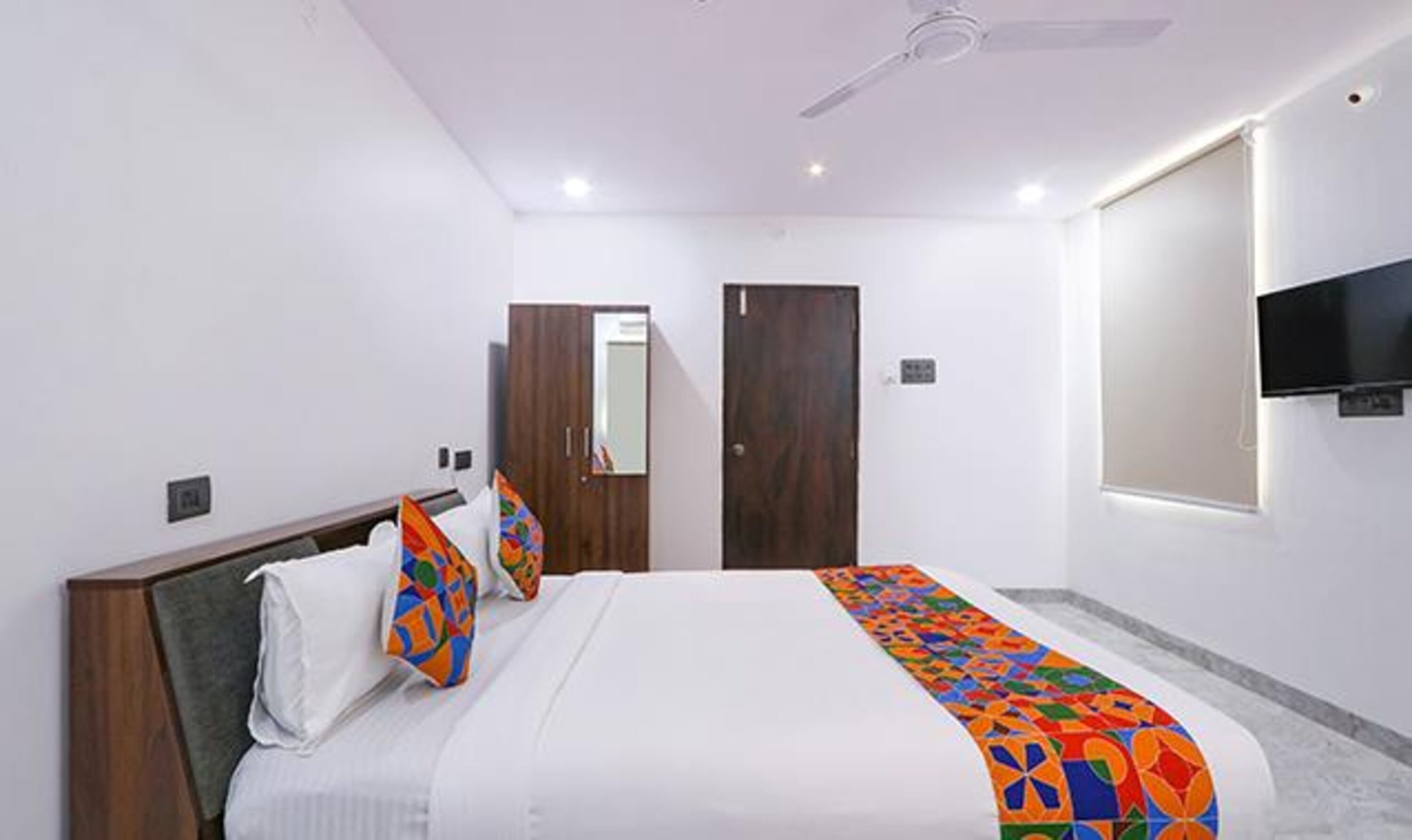 Foto - FabHotel RK Residency - Nr S R Nagar Metro Station, Ameerpet