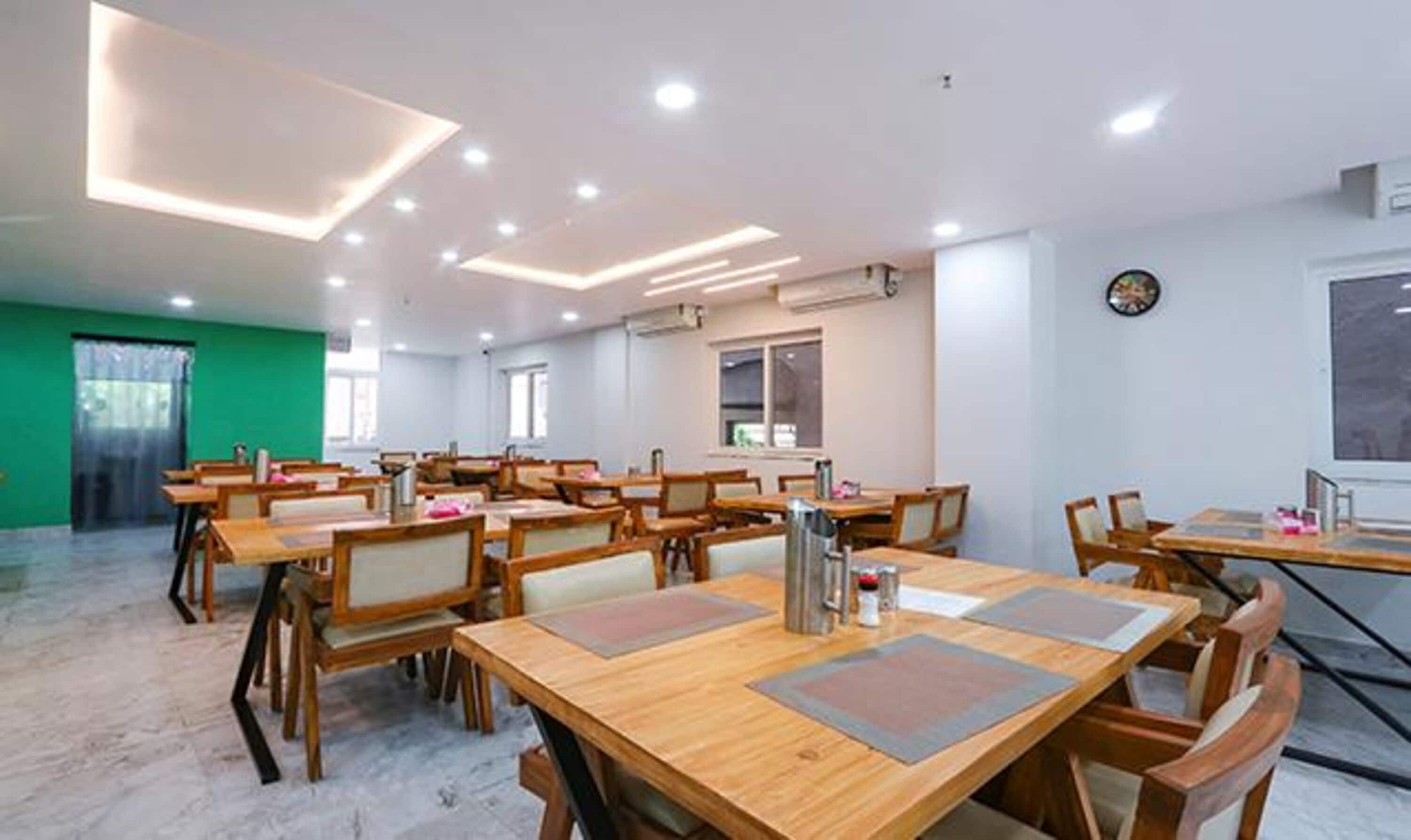 Foto - FabHotel RK Residency - Nr S R Nagar Metro Station, Ameerpet