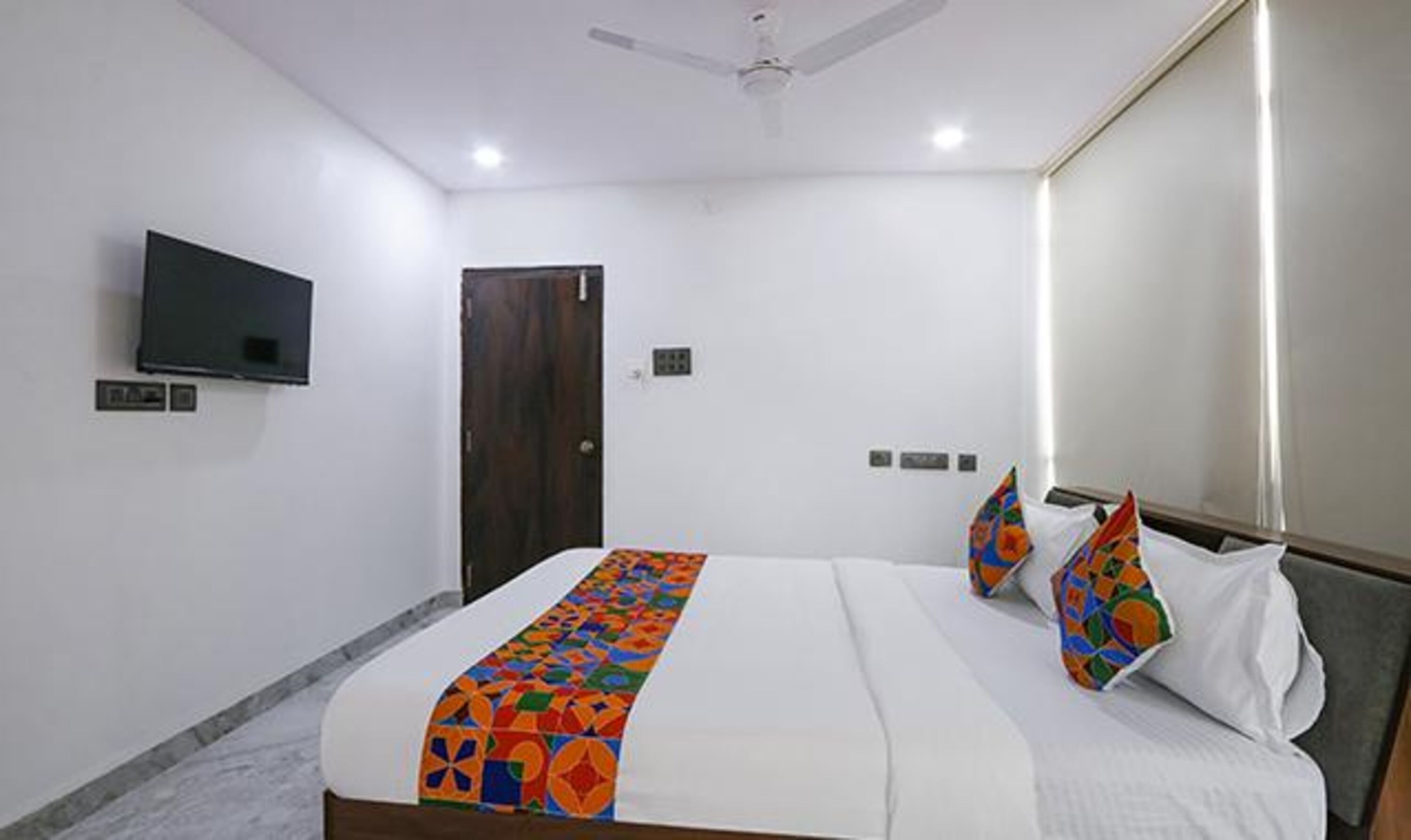 Foto - FabHotel RK Residency - Nr S R Nagar Metro Station, Ameerpet