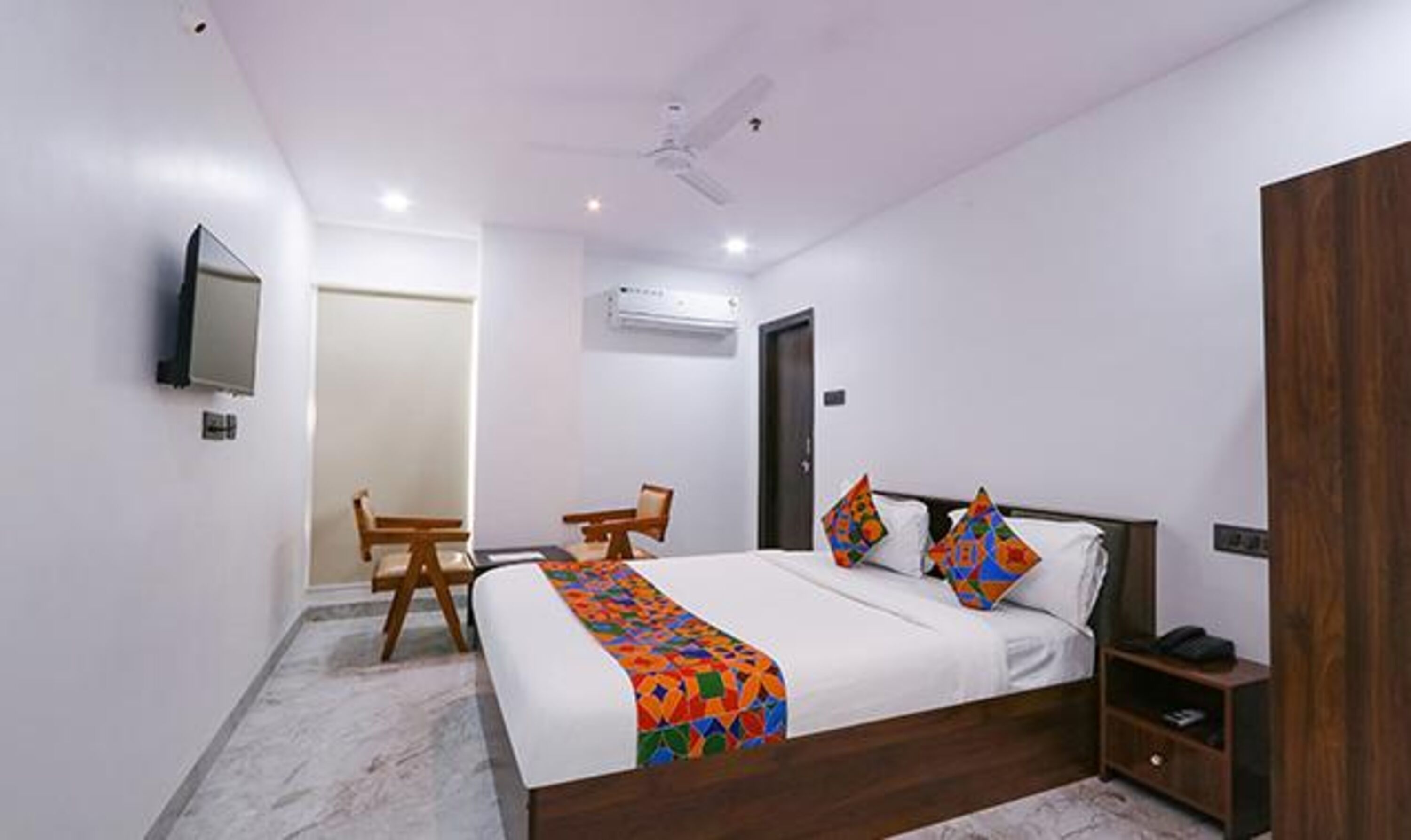 Foto - FabHotel RK Residency - Nr S R Nagar Metro Station, Ameerpet