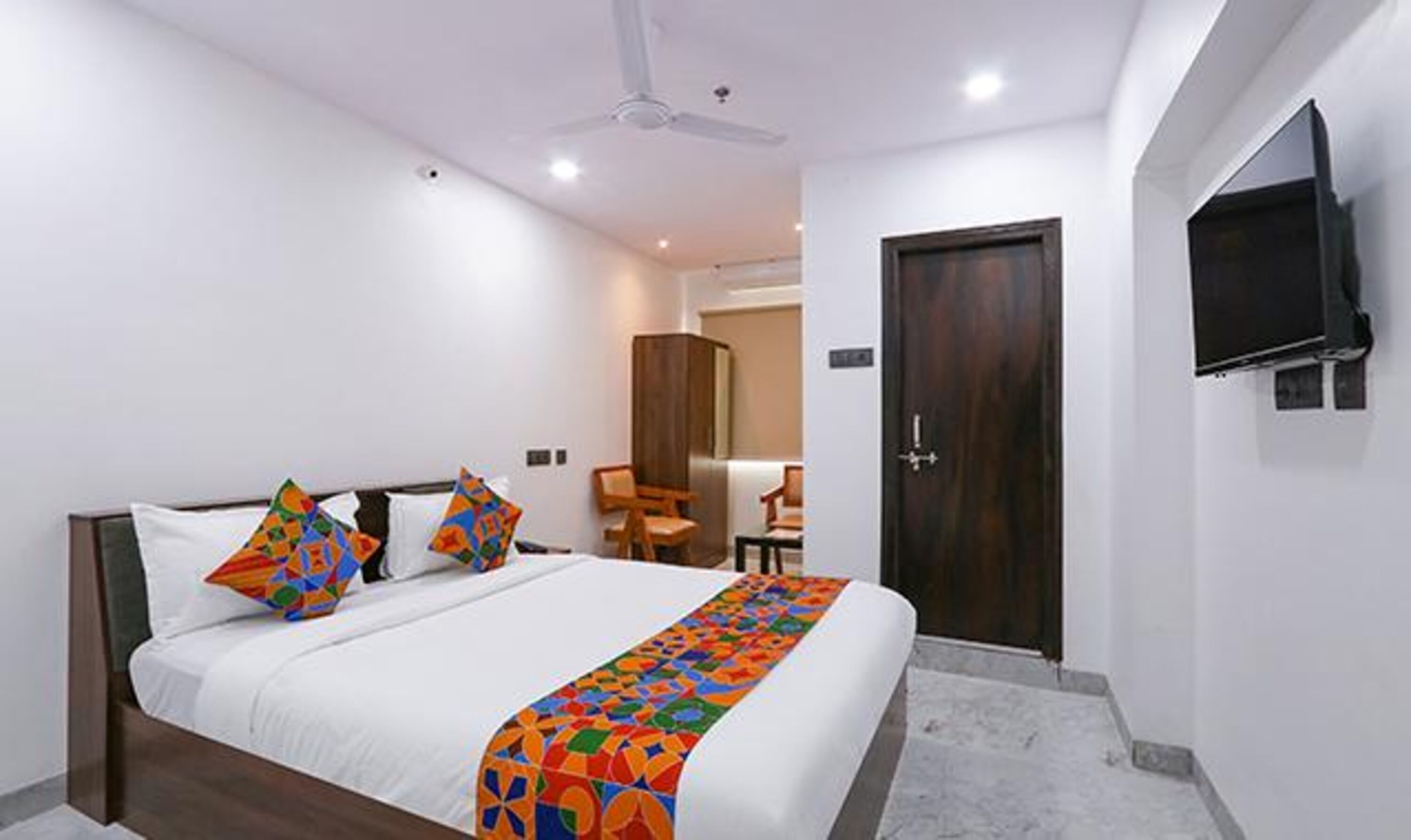 Foto - FabHotel RK Residency - Nr S R Nagar Metro Station, Ameerpet