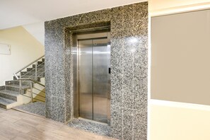 Elevator - FabHotel Twamev (New Delhi)