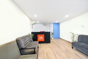 Reception - FabHotel Twamev (New Delhi)