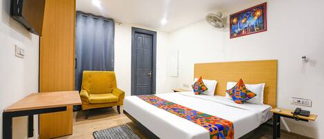 Egyptian cotton sheets, premium bedding, in-room safe, free WiFi