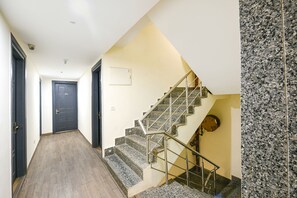 Lobby - FabHotel Twamev (New Delhi)