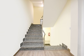 Lobby - FabHotel Twamev (New Delhi)