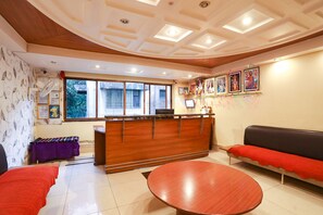 Reception - FabHotel De Rajnigandha (Nashik)