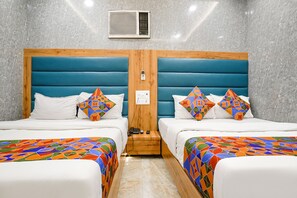 Egyptian cotton sheets, premium bedding, in-room safe, free WiFi - Fabhotel National (Mumbai)