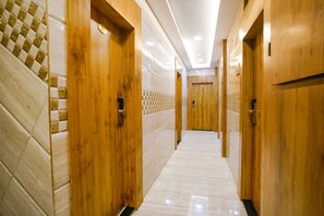 Lobby - Fabhotel National (Mumbai)