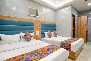 Egyptian cotton sheets, premium bedding, in-room safe, free WiFi - Fabhotel National (Mumbai)