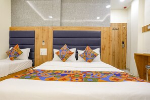 Egyptian cotton sheets, premium bedding, in-room safe, free WiFi