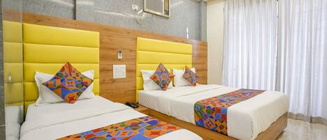 Egyptian cotton sheets, premium bedding, in-room safe, free WiFi