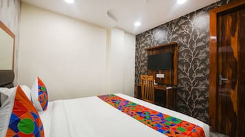 Egyptian cotton sheets, premium bedding, in-room safe, free WiFi