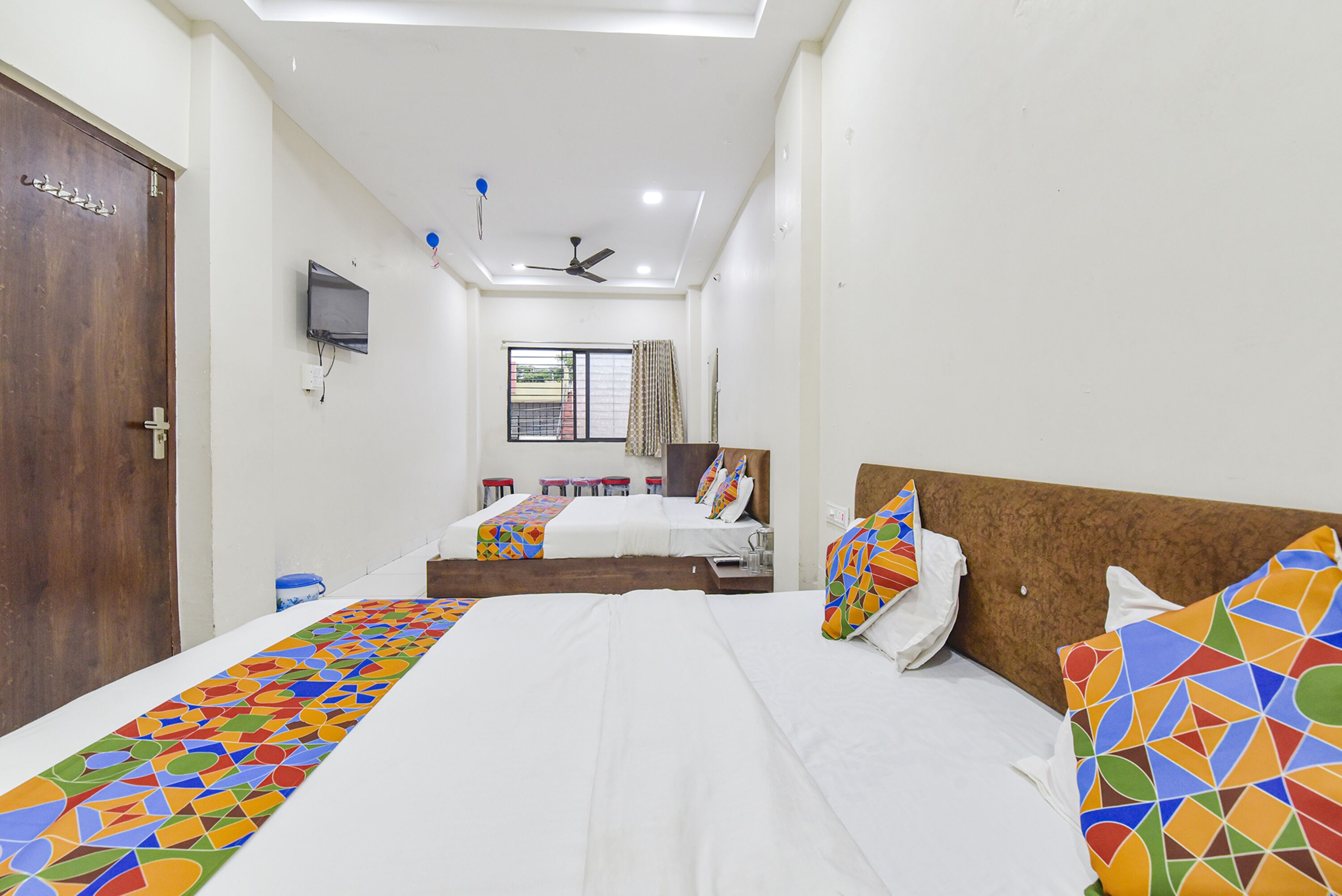 Egyptian cotton sheets, premium bedding, in-room safe, free WiFi