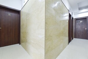 Lobby - Fabhotel Utsah (Indore)