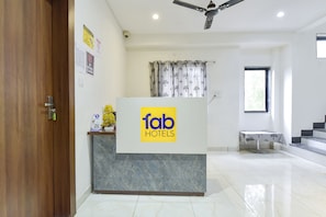 Reception - Fabhotel Grand Vista (Indore)