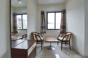 Room service – dining - Fabhotel Grand Vista (Indore)