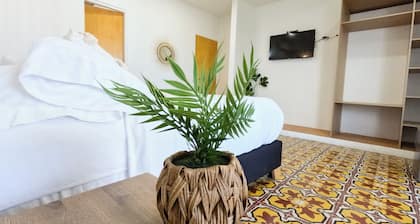 Charming bed & breakfast with WiFi and AC in welcoming San Andrés