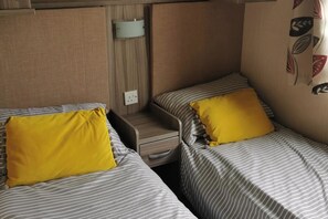 2 bedrooms, iron/ironing board, WiFi, bed sheets