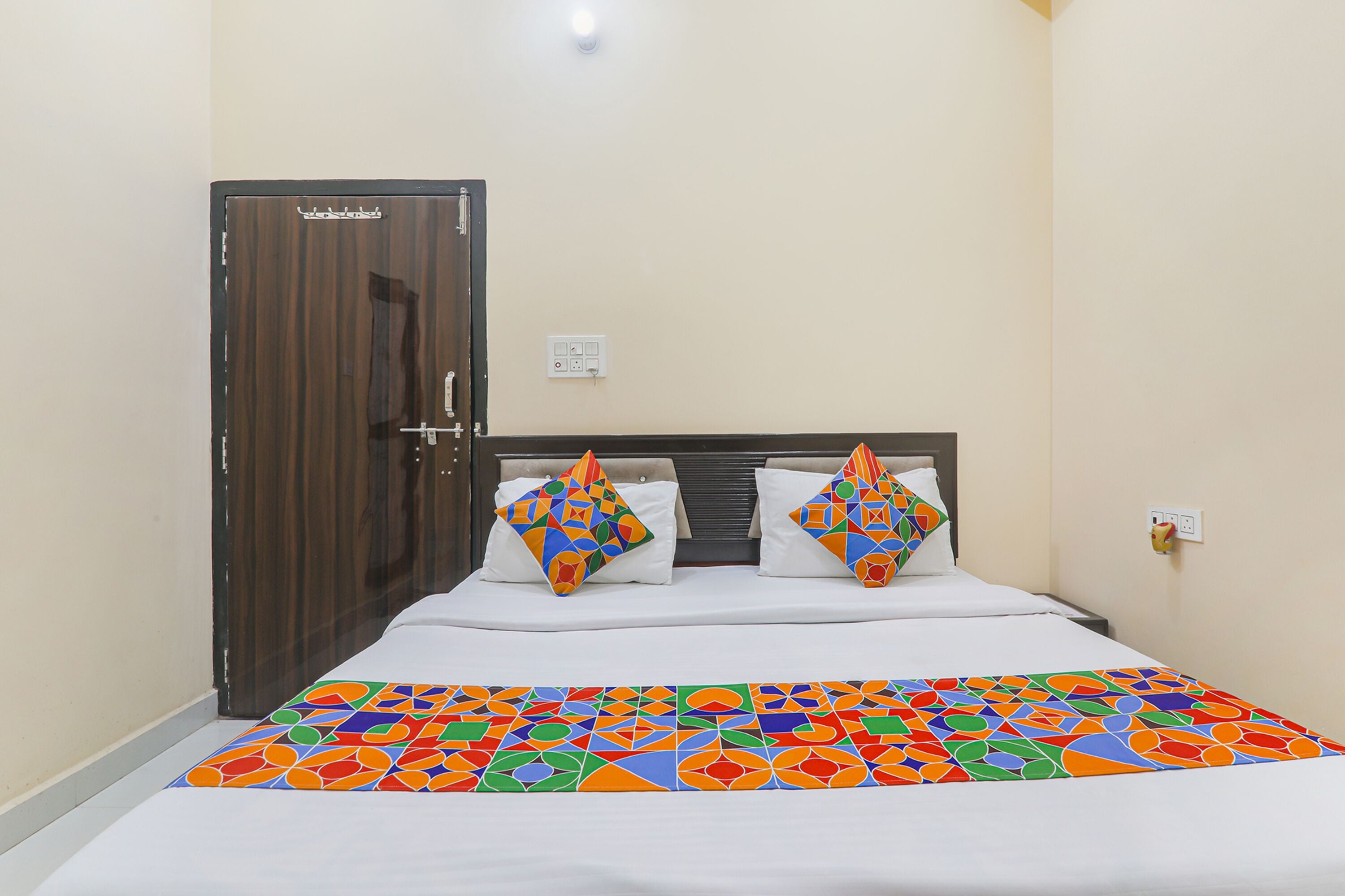 Family Room | Egyptian cotton sheets, premium bedding, in-room safe, free WiFi