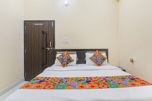 Egyptian cotton sheets, premium bedding, in-room safe, free WiFi