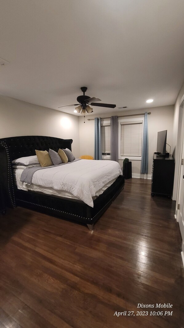 3 bedrooms, iron/ironing board, free WiFi, bed sheets