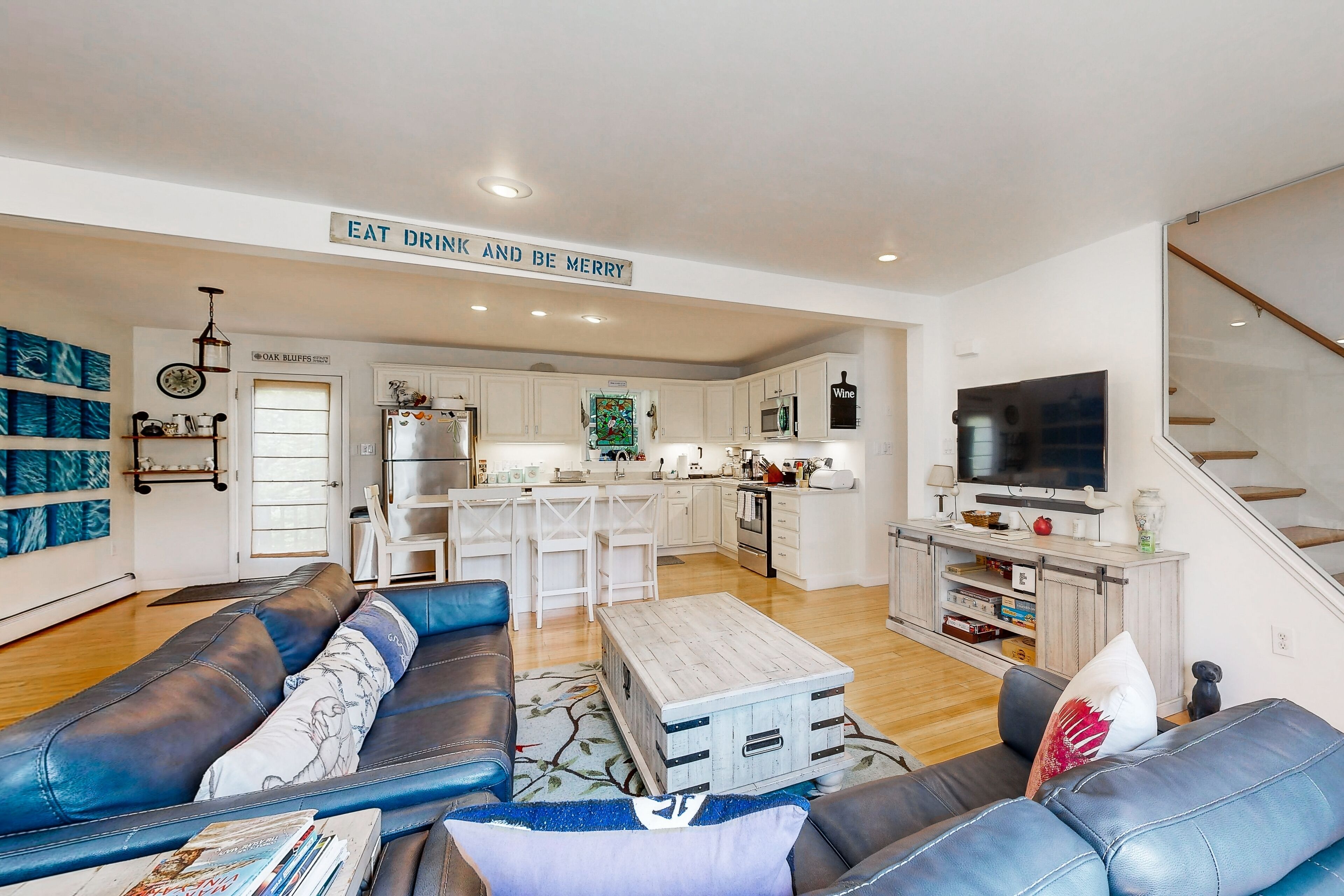 Een televisie en boeken