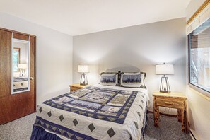 3 habitaciones, tabla de planchar con plancha y acceso a internet 