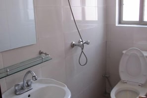 Bathroom - Caihong Hostel (Wuyuan)