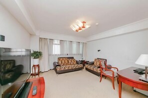 Living area - Hubei East Lake Hotel (Wuhan)